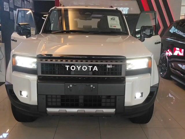 6000km 163HP 246NM 7SEATER 2.7L PETROL PANORAMIC - 1