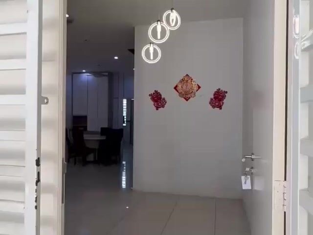 Video Image 1