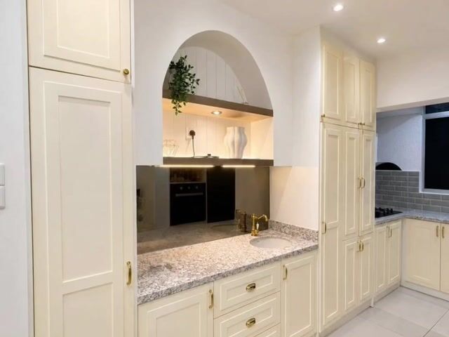 Video Image 1