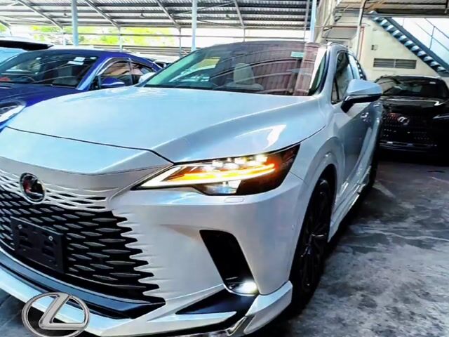 Lexus RX350 2.4 VERSION L MODELLISTA KIT 2024 JPN - 1