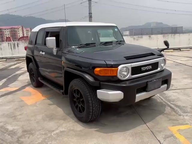 Toyota FJ CRUISER 4.0 FJ CRUISER (A) 5 YR WARRANTY - 1