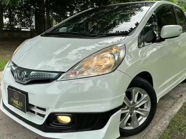 2013 HONDA JAZZ HYBRID 1.3 Condition Masih Cantik! - 1