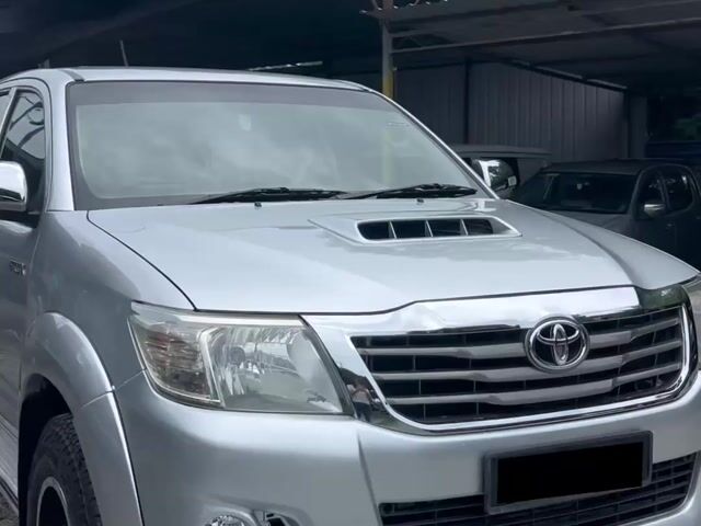 2013 Toyota Hilux 2.5 G 4X4 (A) - 1