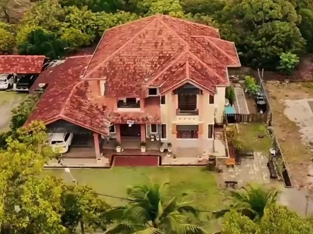 Video Image 1
