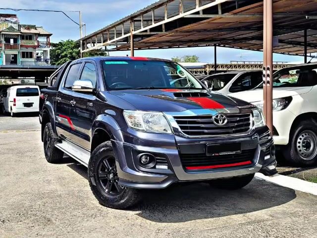 2015 Toyota HILUX 2.5 G TRD SPORTIVO  4 NEW TYRES - 1