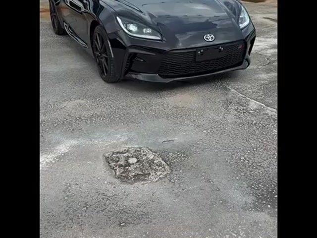 2022 Toyota GR86 2.4 RZ (M) JAPAN FULL SPEC OFFER - 1