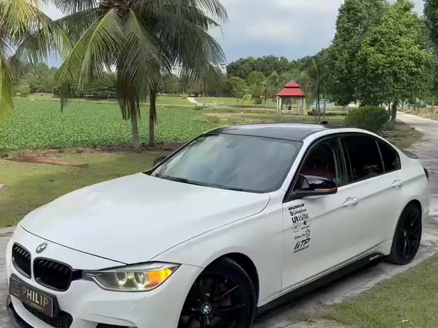 2012 BMW 328i 2.0 SPORT LINE Masih Boleh Loan Lagi - 1
