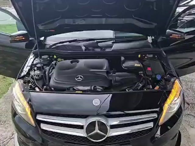 Mercedes Benz A180 1.6 H/BACK AMG SPRT MODE CBU - 1