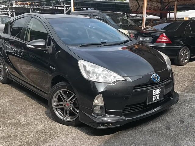 2013 Toyota PRIUS C 1.5 TRD SPORTIVO (HYBRID) - 1