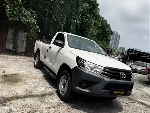Toyota HILUX 2.4 SINGLE CAB (M) OTR W/O INS & R/T - 1