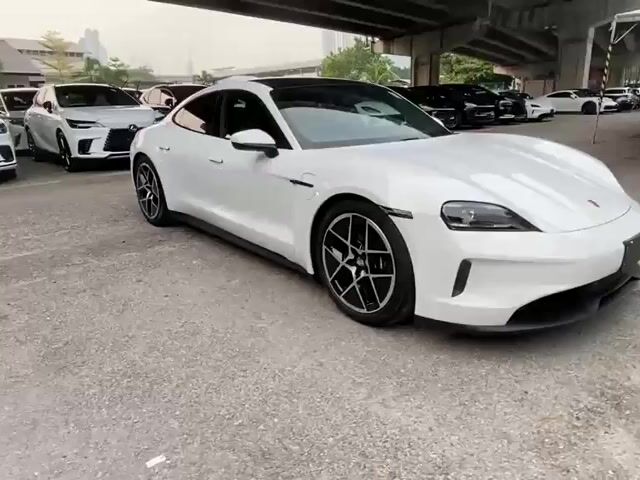 2024 Porsche Taycan Sport Chrono Panoramic Roof - 1