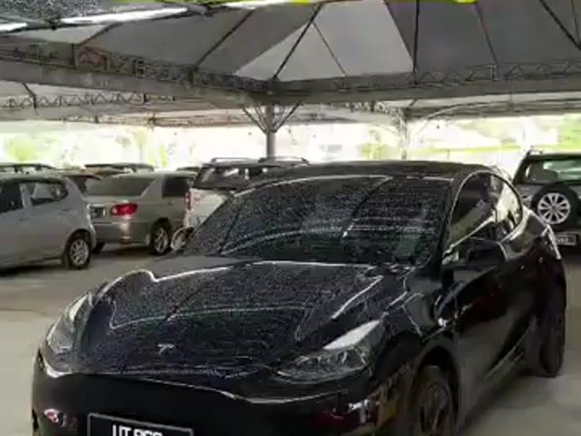 Y2024 Tesla MODEL Y Black 5k and L/seat White 5k - 1