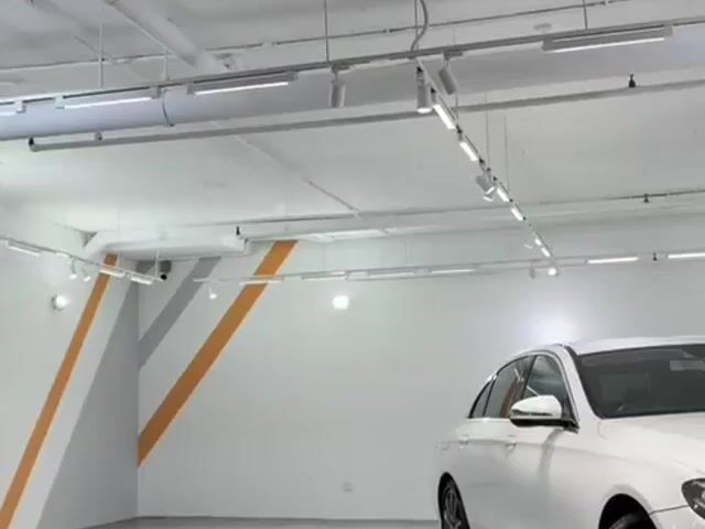 2016 Mercedes Benz E200 AVANTGARDE 2.0 / F*LOAN - 1