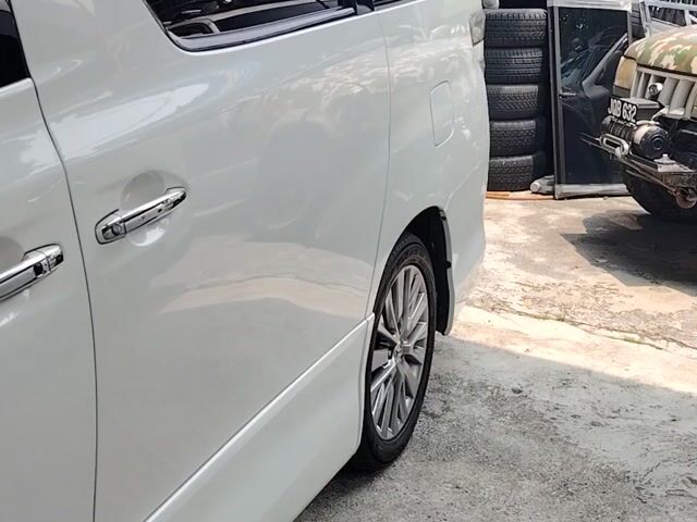 2013 Toyota VELLFIRE 2.4 Z GOLDEN EYES ANH20W - 1