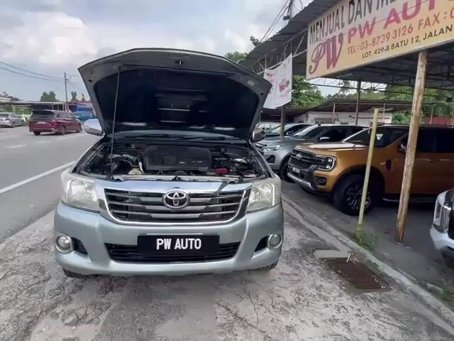 Toyota HILUX 2.5(A)VIGO D/C G VNT 4spd 4X4 pickups - 1