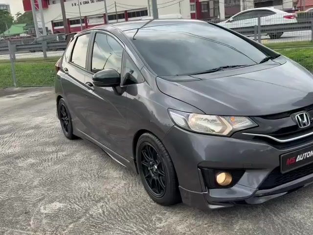 2016 Honda JAZZ 1.5 V (A)akpk,ctos,ccriss blh loan - 1