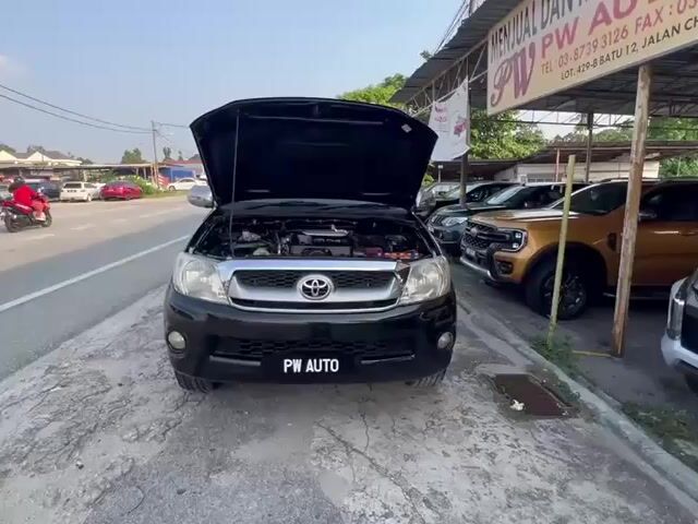 TOYOTA HILUX 2.5(M)VIGO G D-4D 5spd 4x4 pickups  - 1
