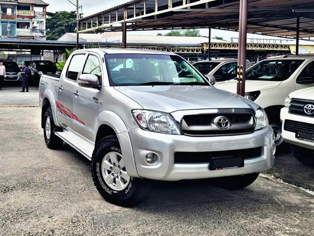 2010 Toyota HILUX 2.5 G FACELIFT DOUBLE CAB (A) - 1