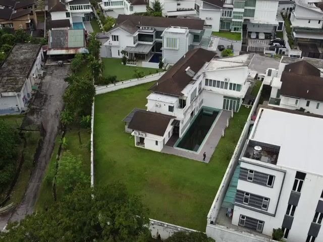 Video Image 1