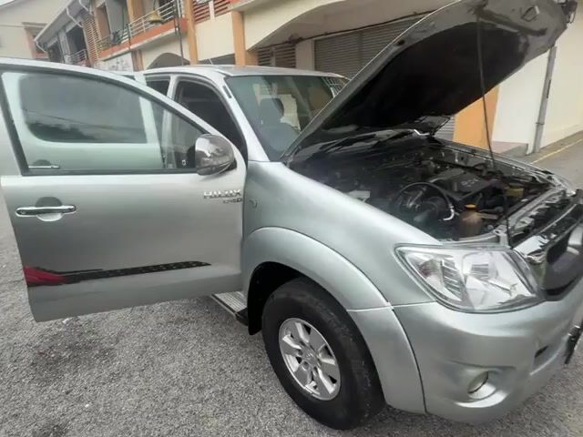 2009 Toyota HILUX 2.5 G DOUBLE CAB (A) - 1