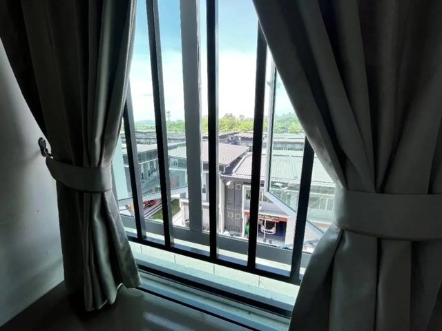Video Image 1