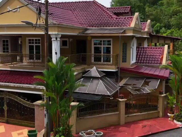 Video Image 1