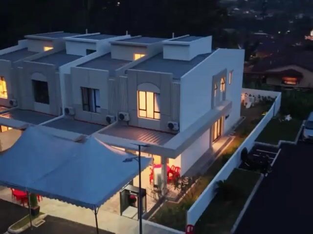 Video Image 1