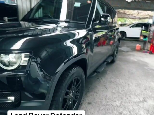 Land Rover DEFENDER 110 SE 2.0 P300 BLACK SSTEP 23 - 1