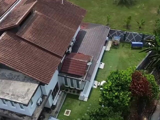 Video Image 1