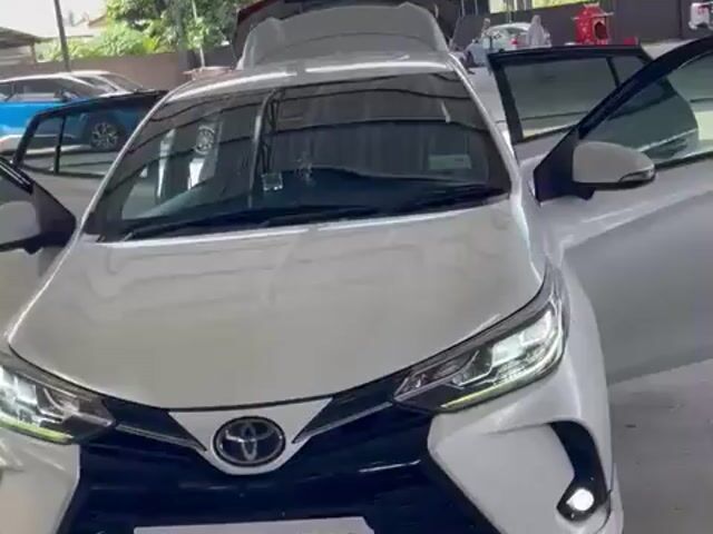 2023 Toyota YARIS 1.5 E G WARRANTY FSR 38KM 360CAM - 1