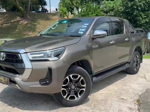 2020 TOYOTA HILUX 2.4 V Still Can Full Loan 9 Year - 1