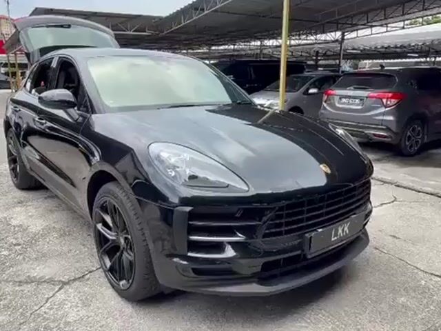 2019 Porsche MACAN  2.0L FACELIFT OFFER - 1
