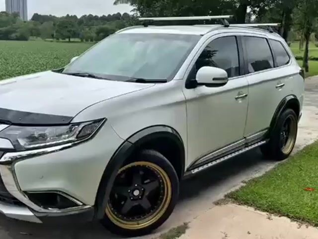 2017 MITSUBISHI OUTLANDER 2.0 Masih Boleh Loan Lgi - 1