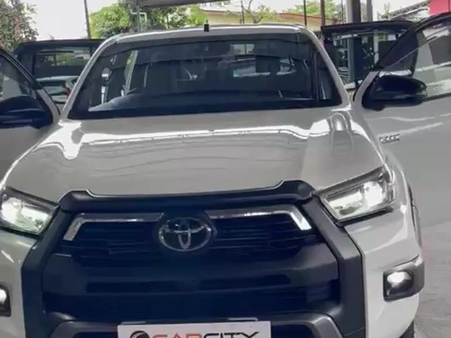 2023 Toyota HILUX 2.8 ROGUE WARRANTY NO OFF ROAD - 1