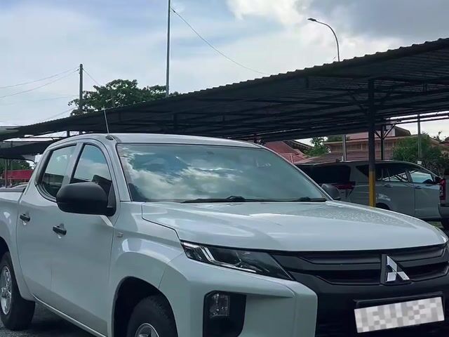 2023 Mitsubishi Triton 2.5 Quest 4X2 (M) - 1