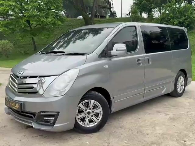 2016 HYUNDAI GRAND STAREX 2.5 Still Can Full Loan! - 1