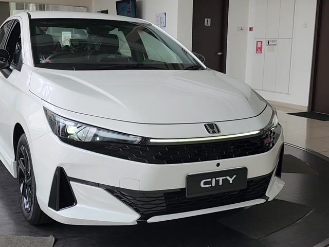 NEW Honda CITY FACELIFT with Rebate - 1