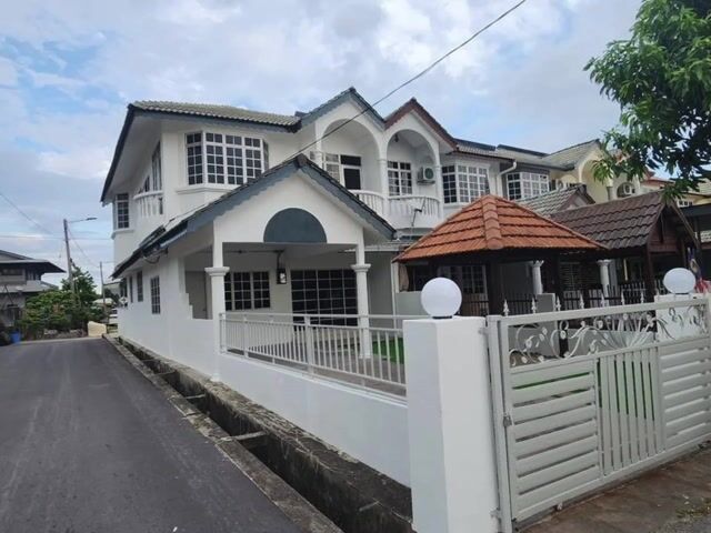 Video Image 1