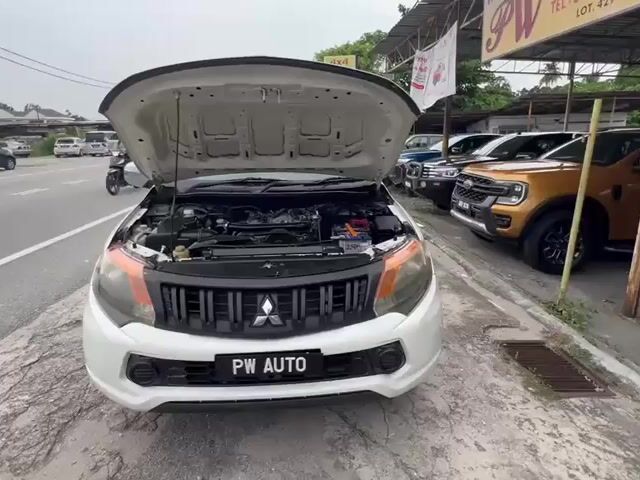MITSUBISHI TRITON QUEST 2.5(M) LR DC 4X2 pickups - 1