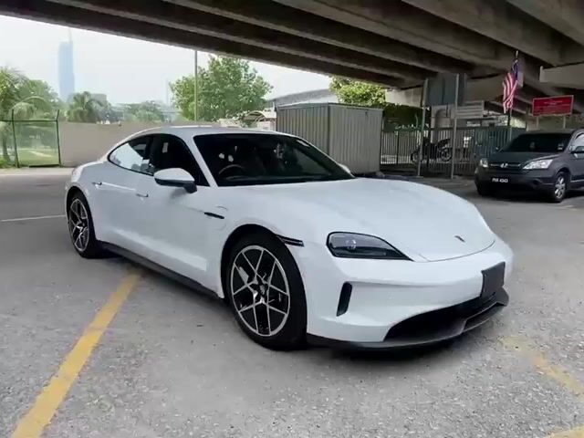 2024 Porsche TAYCAN BASE 360 CAM BSM 8 KM 5A - 1