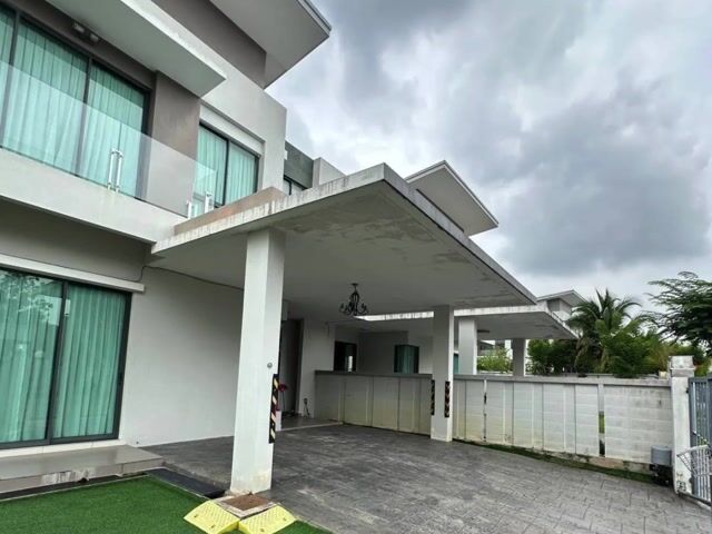 Video Image 1