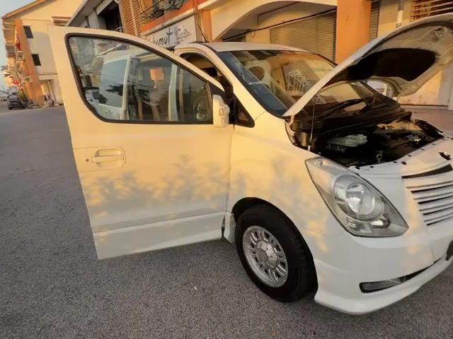 2009 Hyundai GRAND STAREX 2.5 Turbo Baru (A) - 1