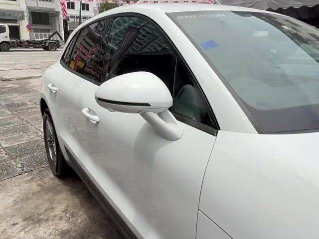 2022 Porsche MACAN 2.0 (A) - 1