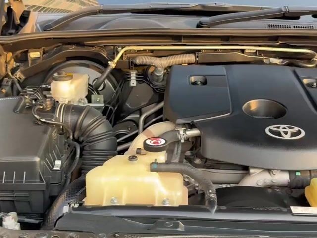 2021 Toyota HILUX 2.4 E (A) LIKE NEW - 1