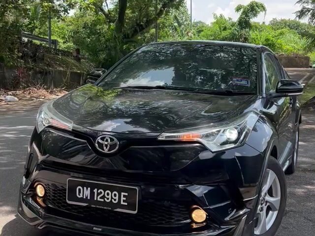 LIMITED EDiTION TOYOTA C-HR 1.8 1LADY CHINESE OWN - 1