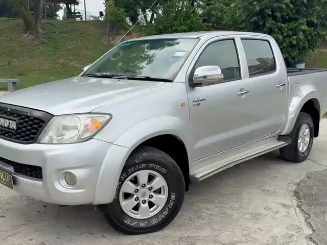 2011 TOYOTA HILUX DOUBLE CAB 2.5 MT Still Can Loan - 1