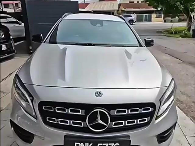 ON THE ROAD 2017 Mercedes Benz GLA250 AMG 2.0 - 1