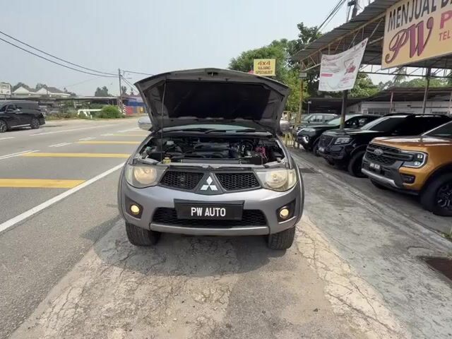 MITSUBISHI TRITON 2.5(A)L200 DI-D 4SPD 4X4 pickups - 1