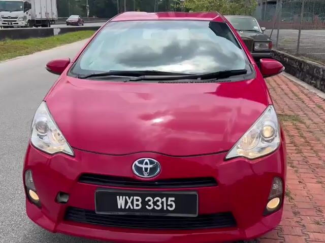 Toyota PRIUS C 1.5L (HYBRID)(A)Full Service Record - 1