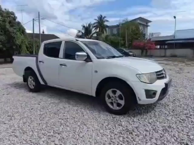 2014 Mitsubishi TRITON 2.5 LITE KA4TNJNMFR (M) - 1